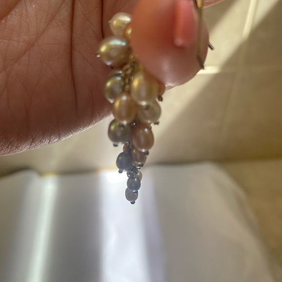 Breathtaking Freshwater Pearl Bracelet and Earring Set - Picture 5 of 8